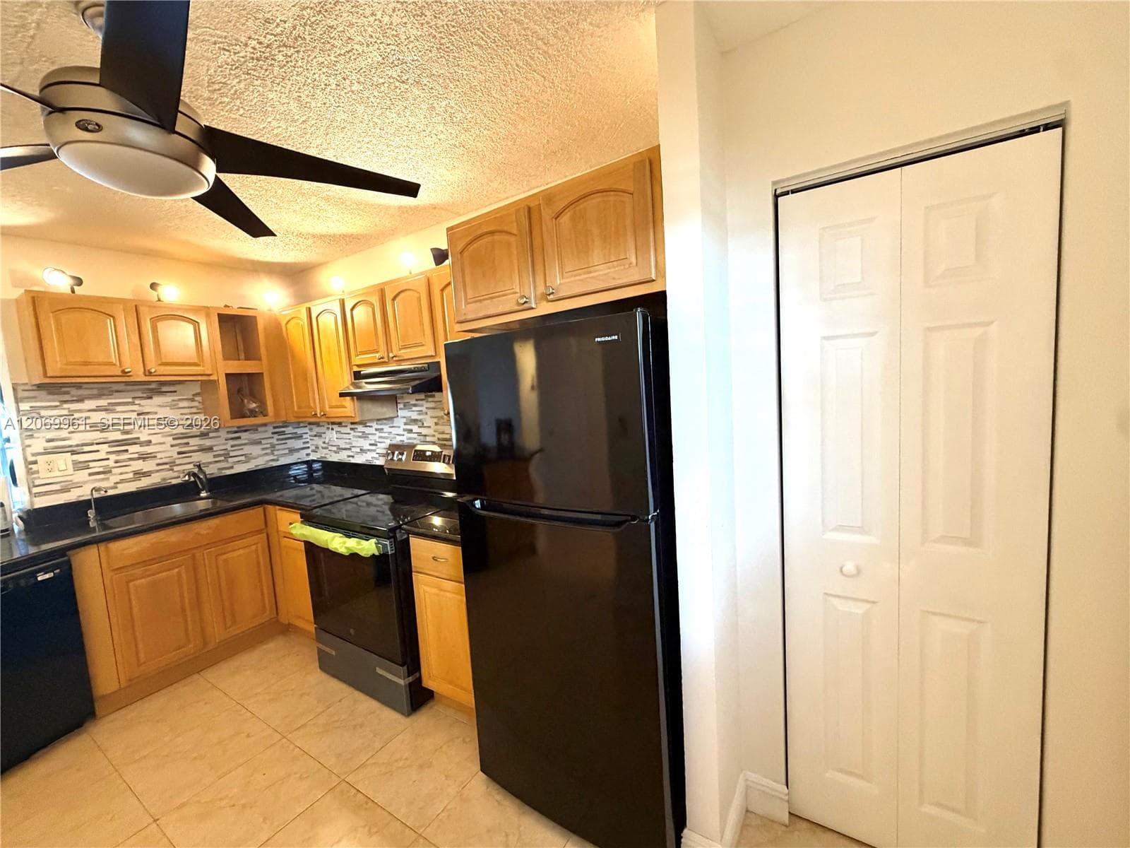 1660 NE 191st St # 406-1, Miami, FL 33179 photo 4