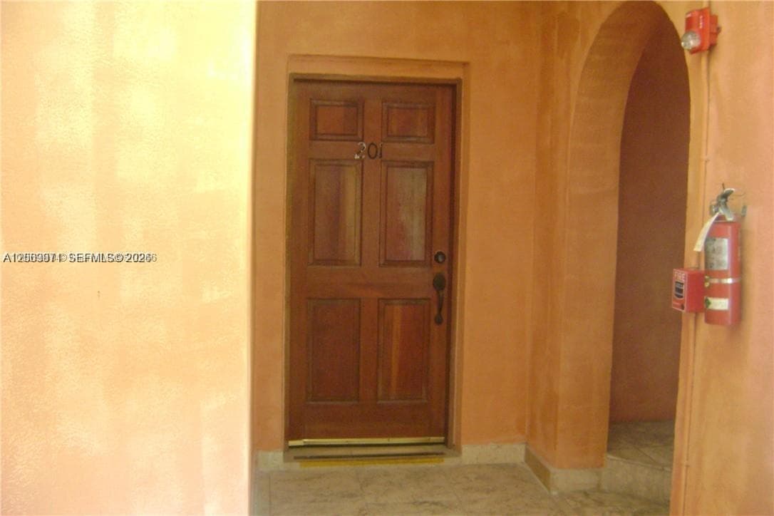 4812 Pine Tree Dr # 201, Miami Beach, FL 33140 photo 2