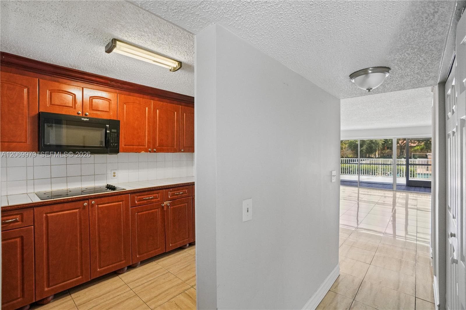 661 N University Dr # 1-103, Pembroke Pines, FL 33024 photo 2