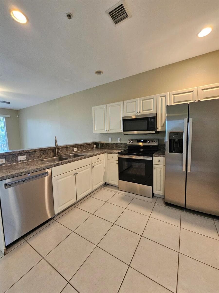 1979 MARSH HARBOR Drive, Riviera Beach, FL 33404 photo 4
