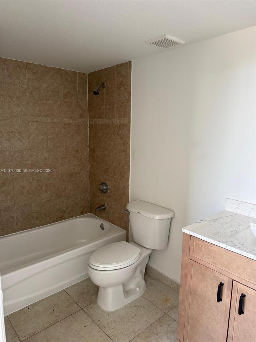 2647 NW 25th Ave # 210, Miami, FL 33142 photo 4