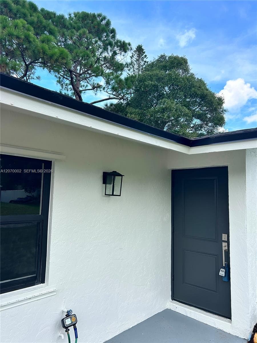 5701 Myrtle Dr, Fort Pierce, FL 34982 photo 3