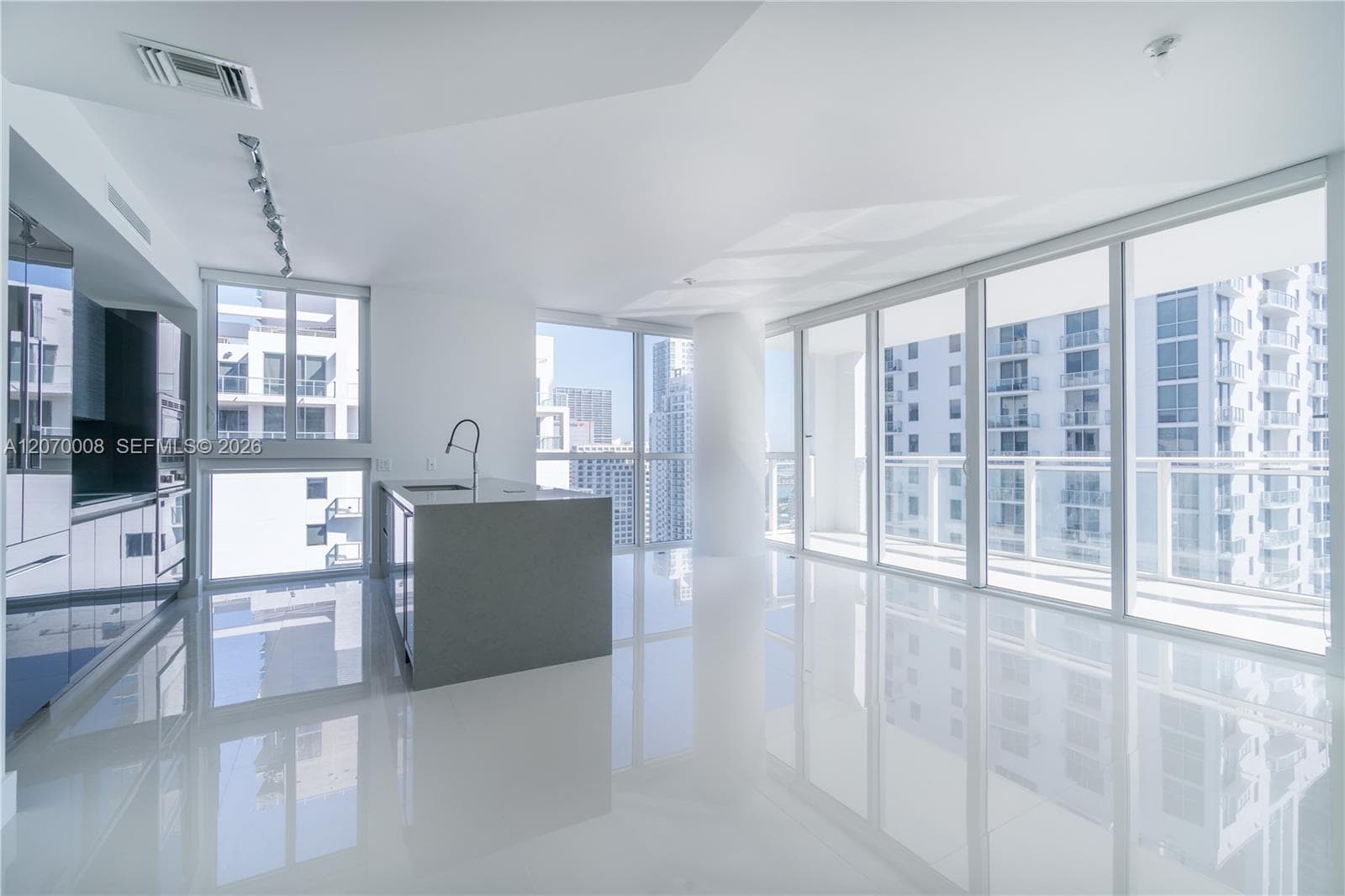 1080 Brickell Ave # 3406, Miami, FL 33131 photo 3