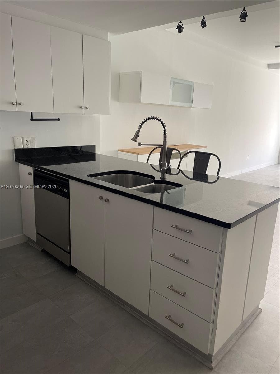 1712 SW 2nd Ave # PH7/807, Miami, FL 33129 photo 5