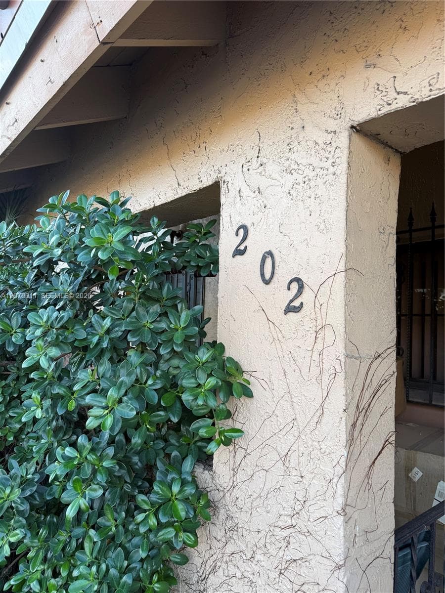 7772 W 29th Way # 202, Hialeah, FL 33018 photo 2