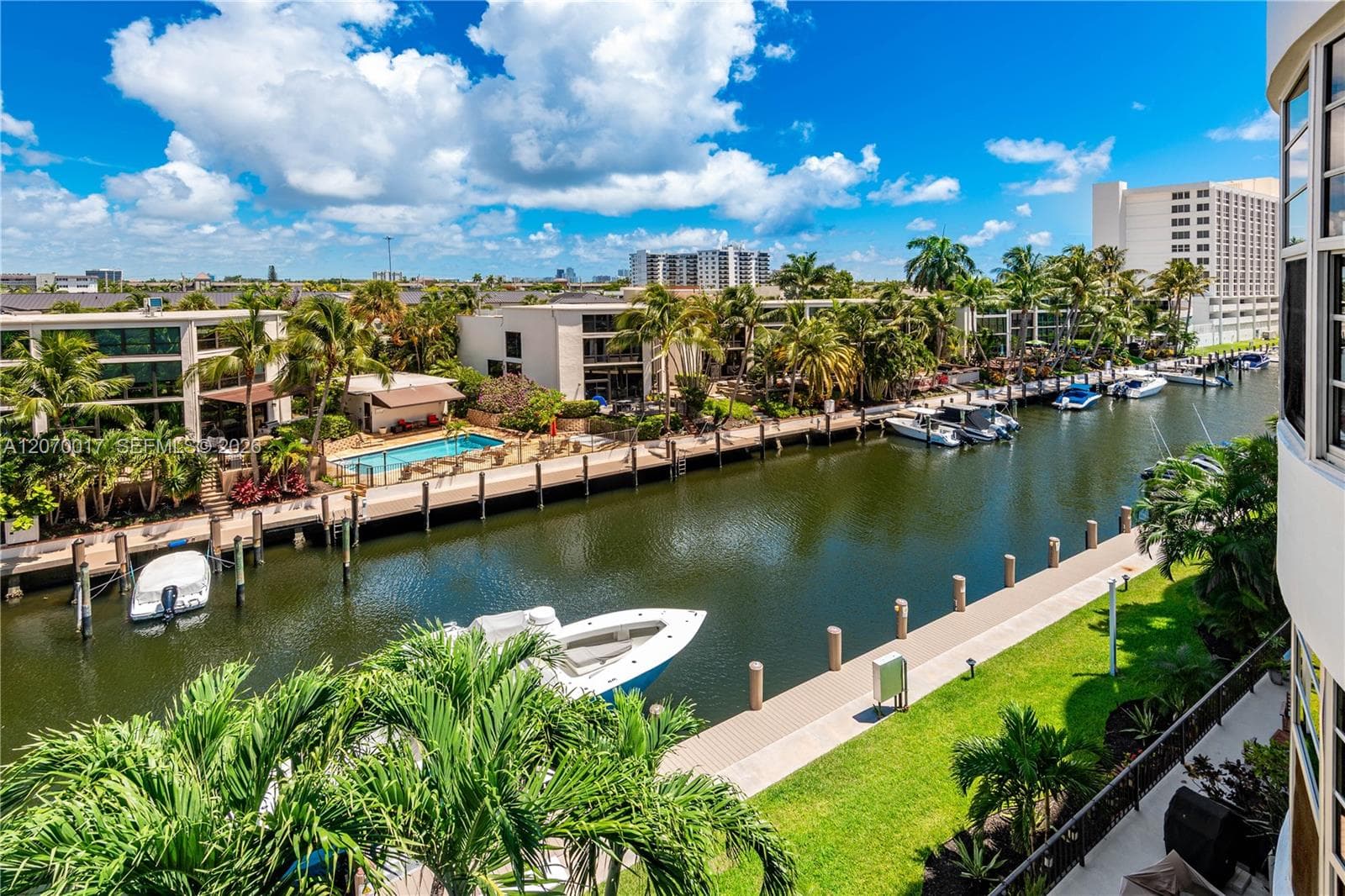 3051 NE 48th St # 406, Fort Lauderdale, FL 33308 photo 3