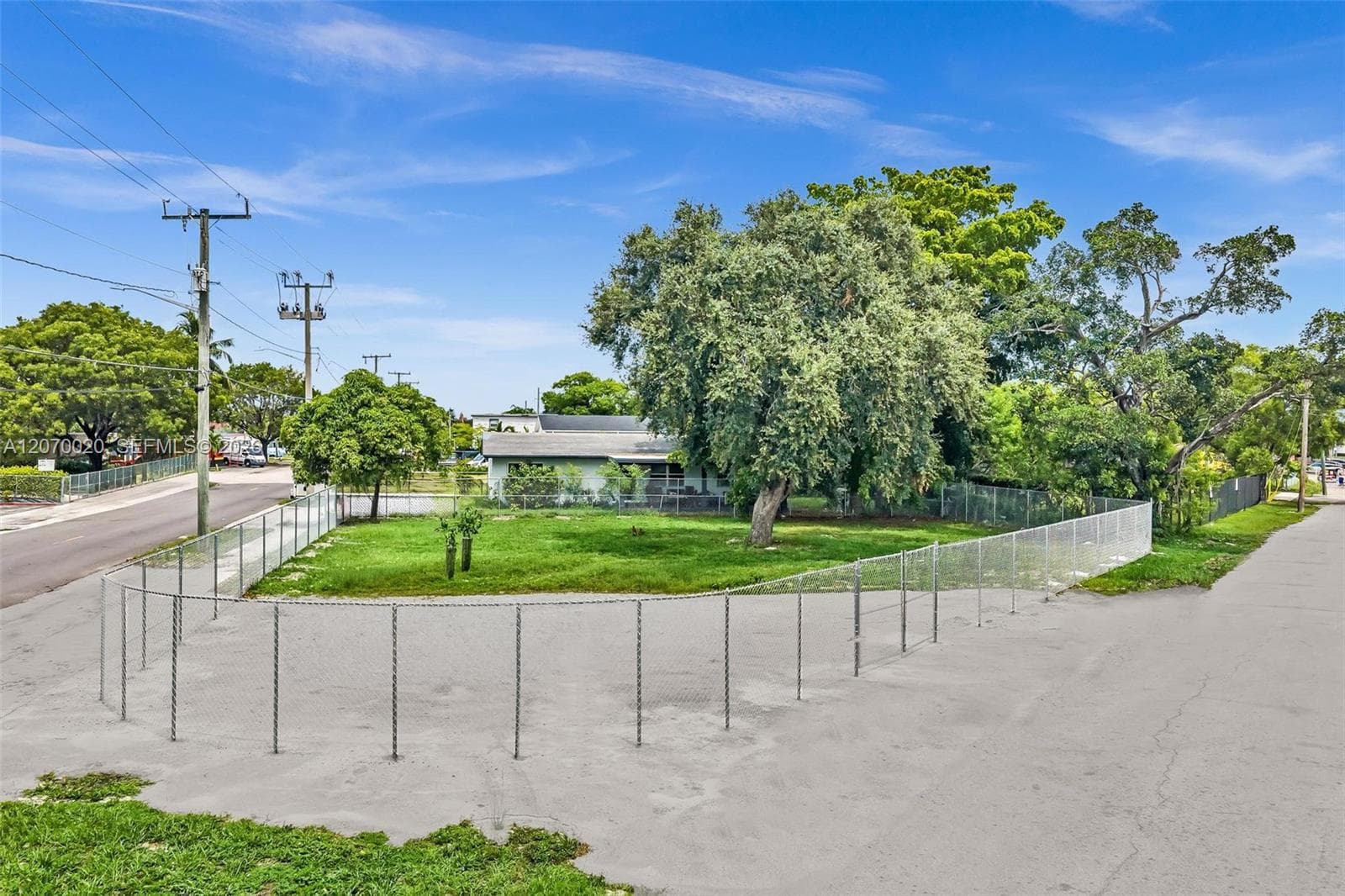 628 NW 22nd Rd, Fort Lauderdale, FL 33311 photo 4
