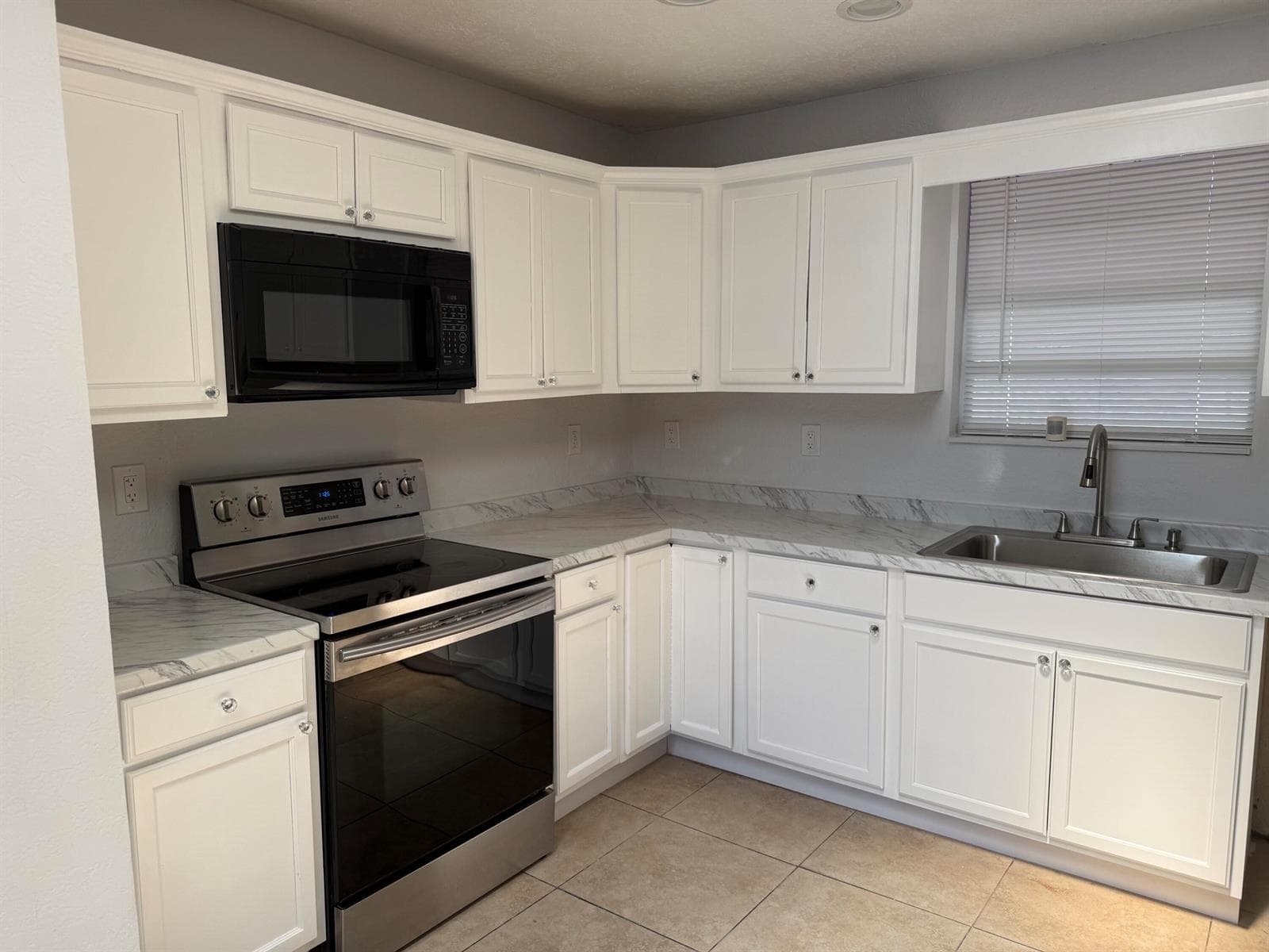 3830 DAVIS Road, Palm Springs, FL 33461 photo 2