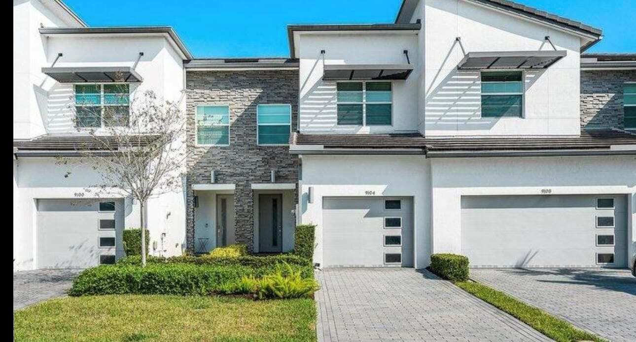 9041 ZEVON Court, Lake Worth, FL 33467 photo 4