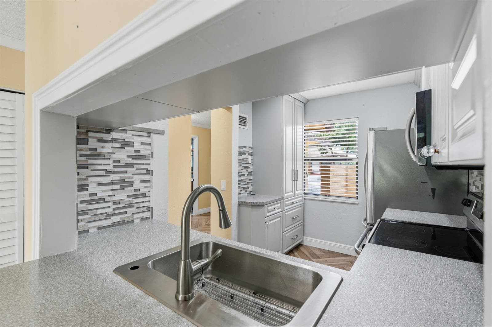 10927 NW 29TH Court, Sunrise, FL 33322 photo 3