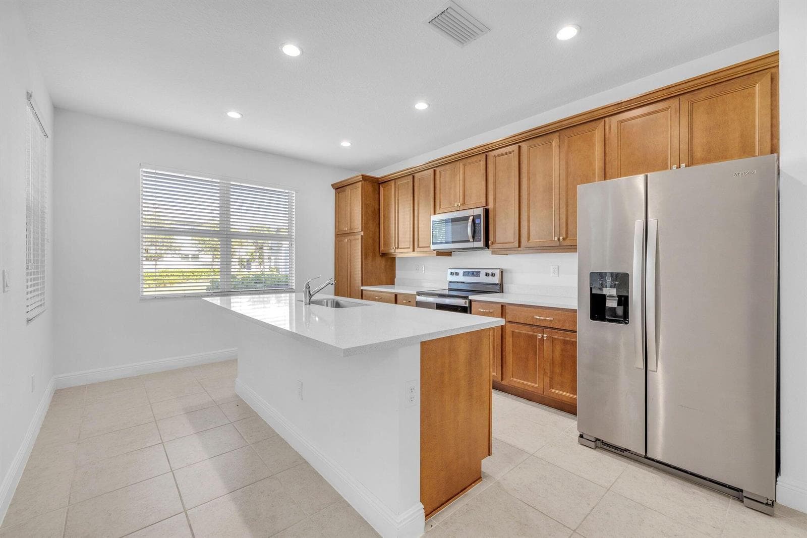 540 Sanderling Circle, Deerfield Beach, FL 33442 photo 2