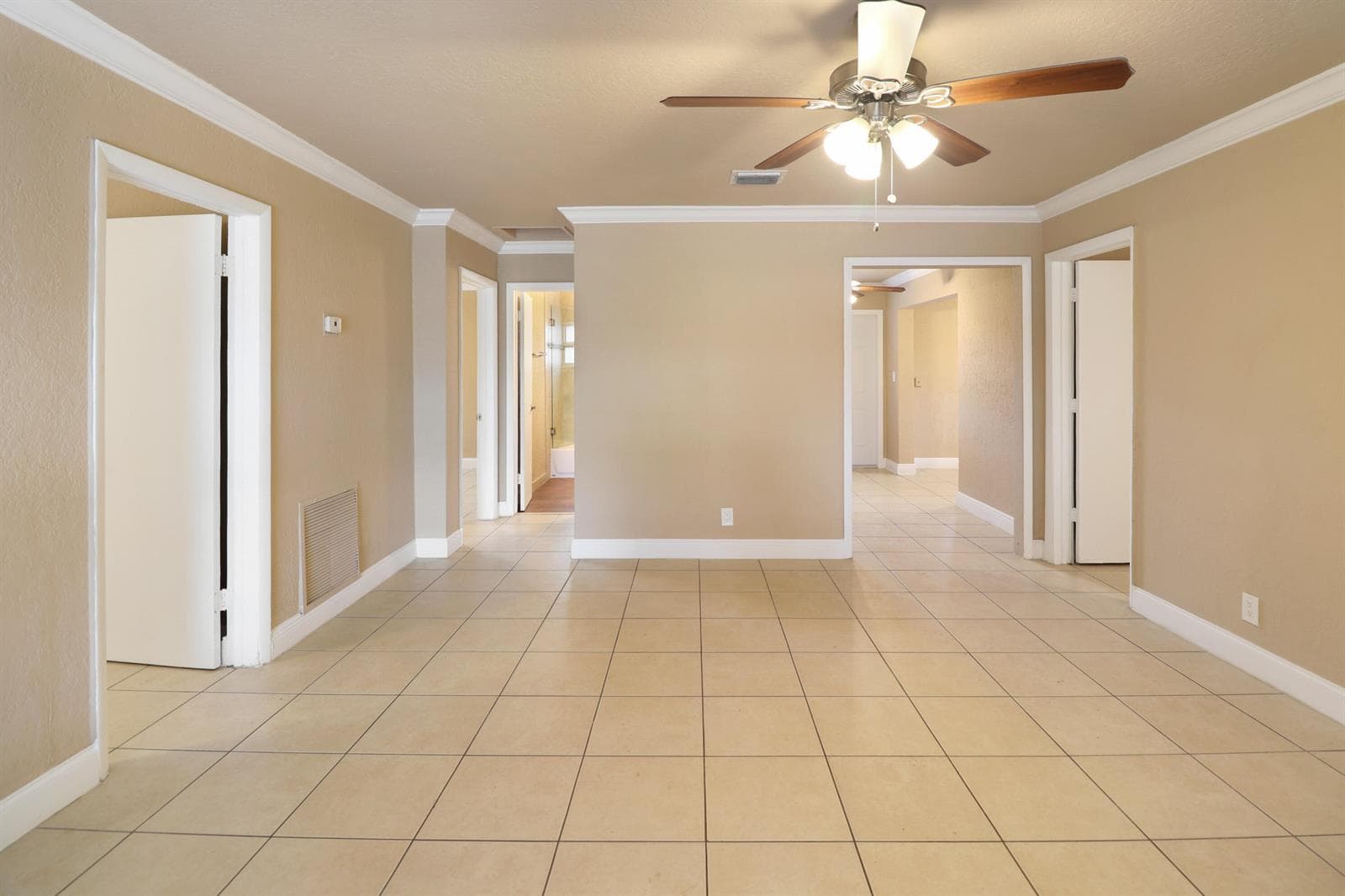 5249 NE 4TH Terrace, Oakland Park, FL 33334 photo 5
