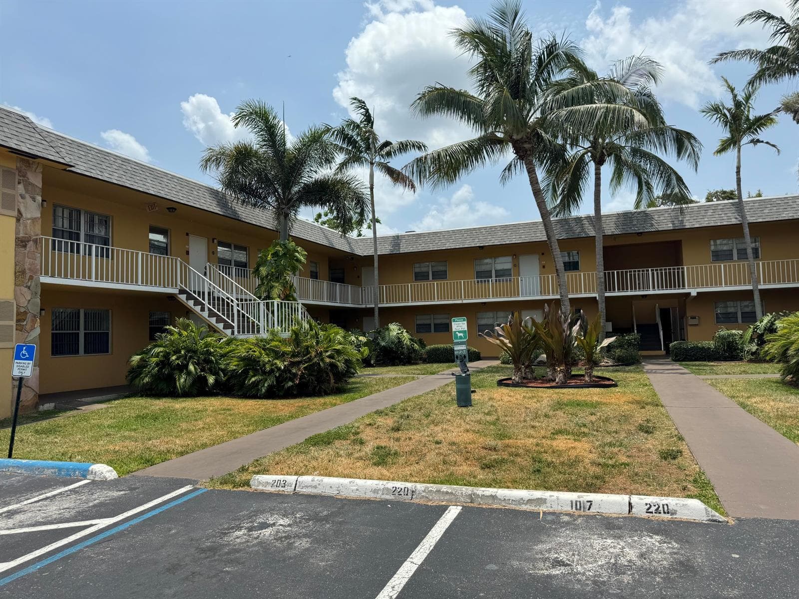 220 CROTON Avenue # 210, Lantana, FL 33462 photo 2