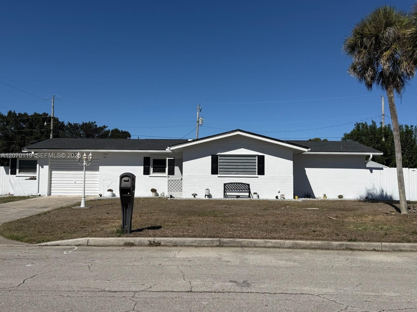 129 E Lake Dr, Lehigh Acres, FL 33936 photo 2