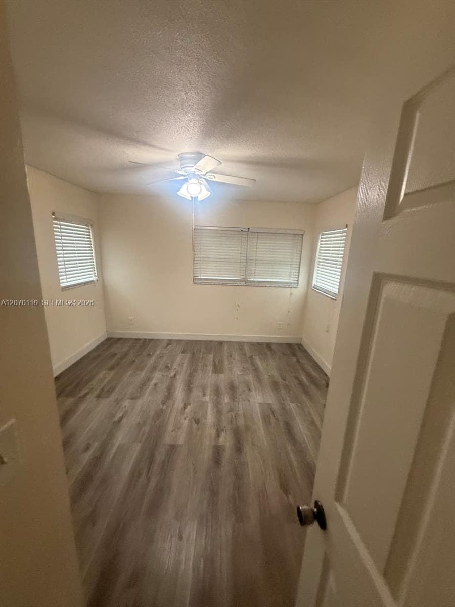 129 E Lake Dr, Lehigh Acres, FL 33936 photo 4