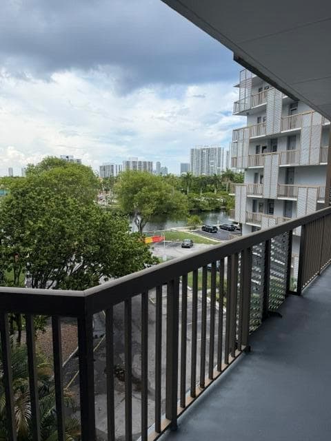 3475 N COUNTRY CLUB Drive # 508, Aventura, FL 33180 photo 2
