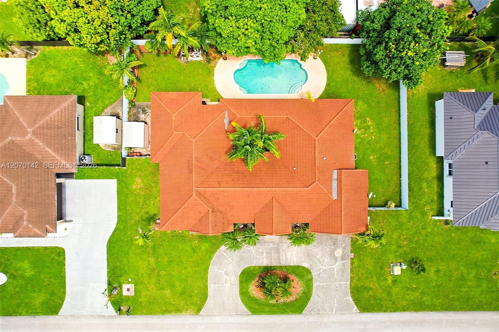 15735 SW 153rd Ave, Miami, FL 33187 photo 2