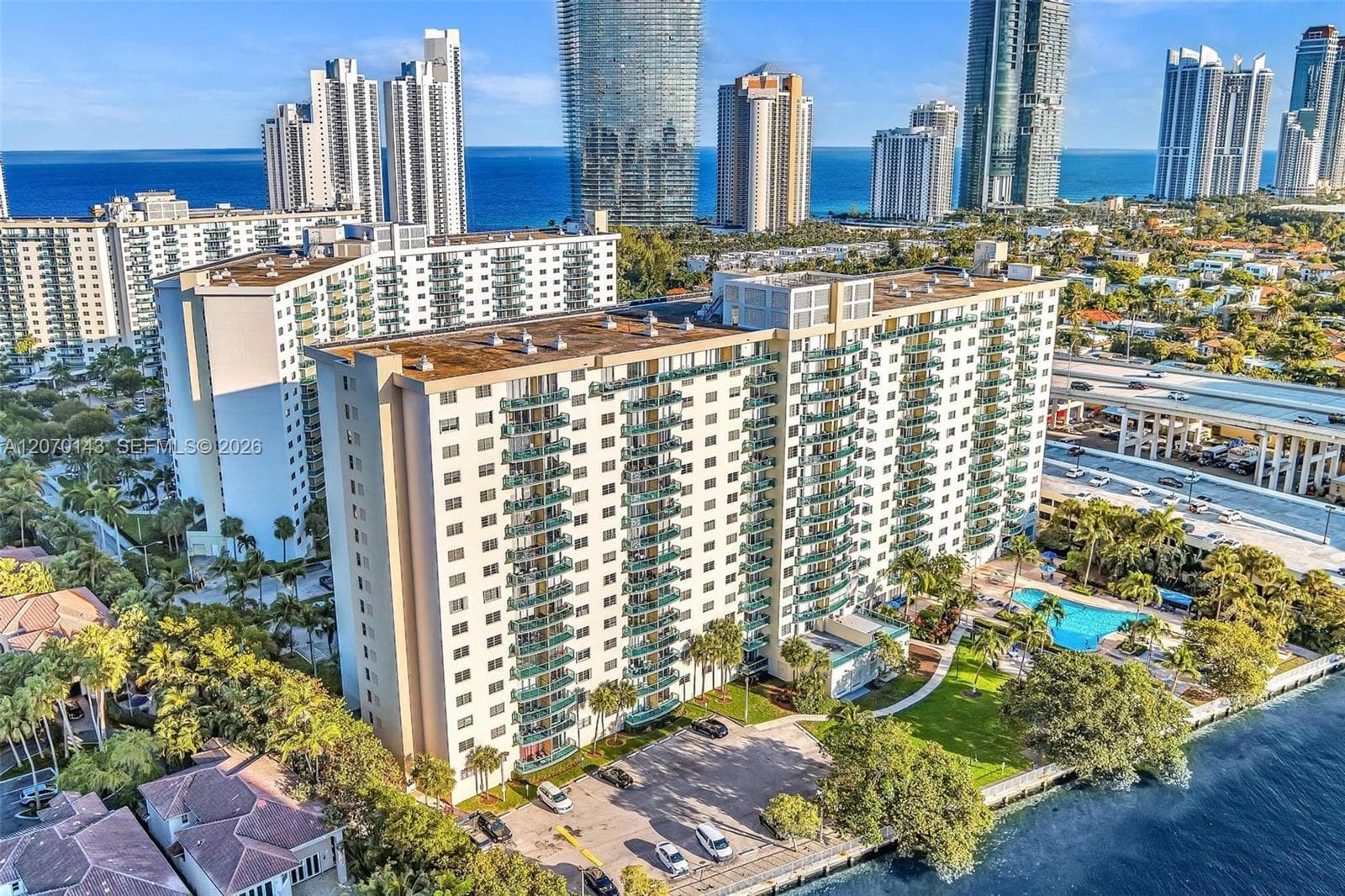 19390 Collins Ave # 908, Sunny Isles Beach, FL 33160