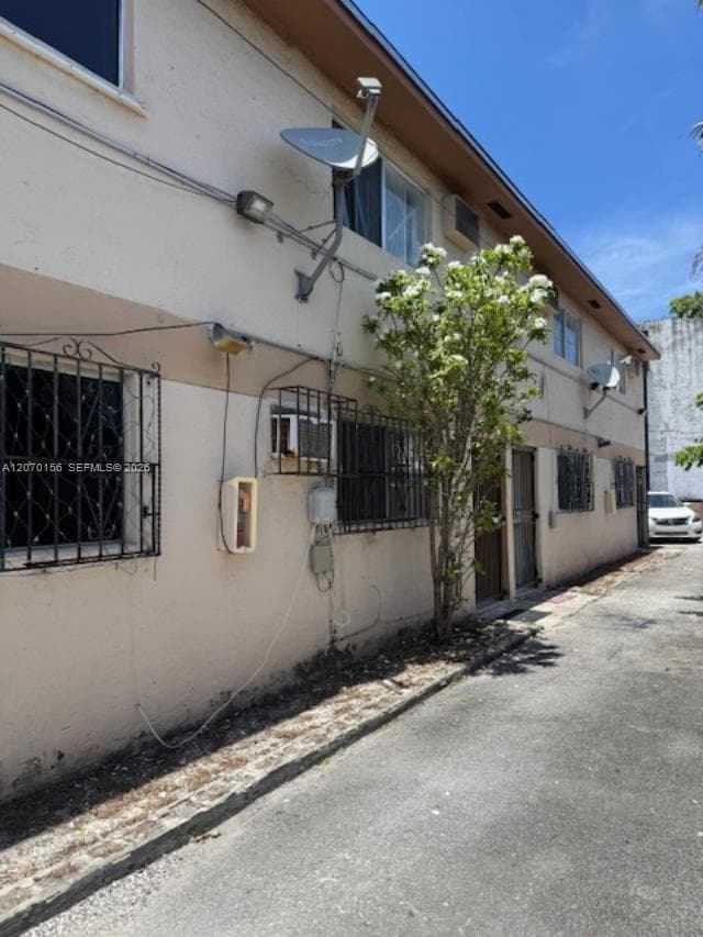 927 NW 7th Ct # 3, Miami, FL 33136 photo 2