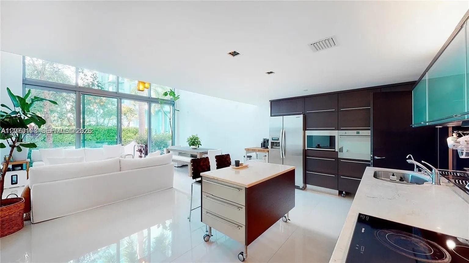 6000 Collins Ave # 124, Miami Beach, FL 33140 photo 3