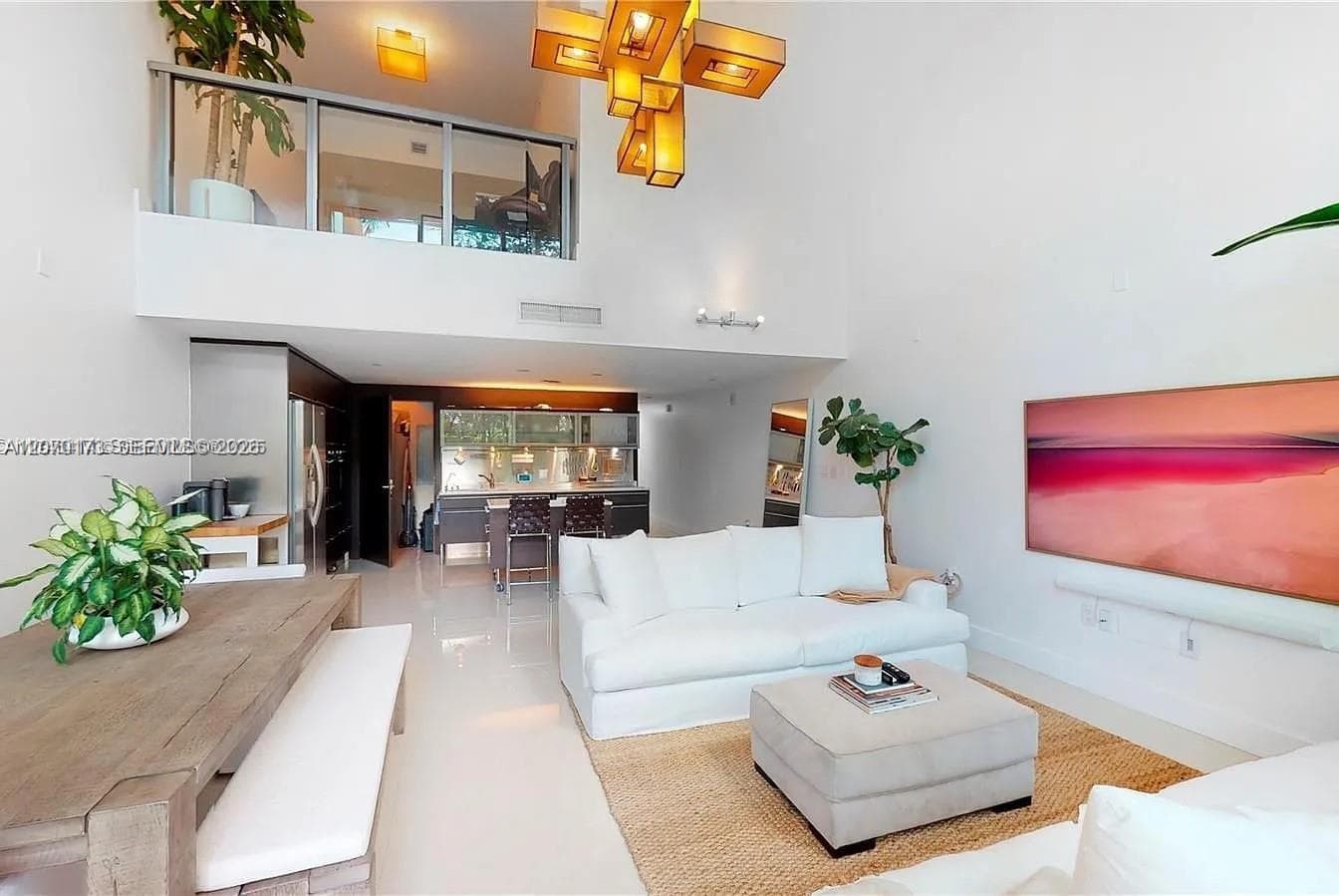 6000 Collins Ave # 124, Miami Beach, FL 33140