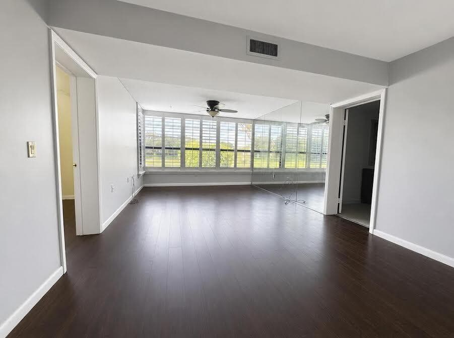 3540 WHITEHALL Drive # 105, West Palm Beach, FL 33401 photo 4