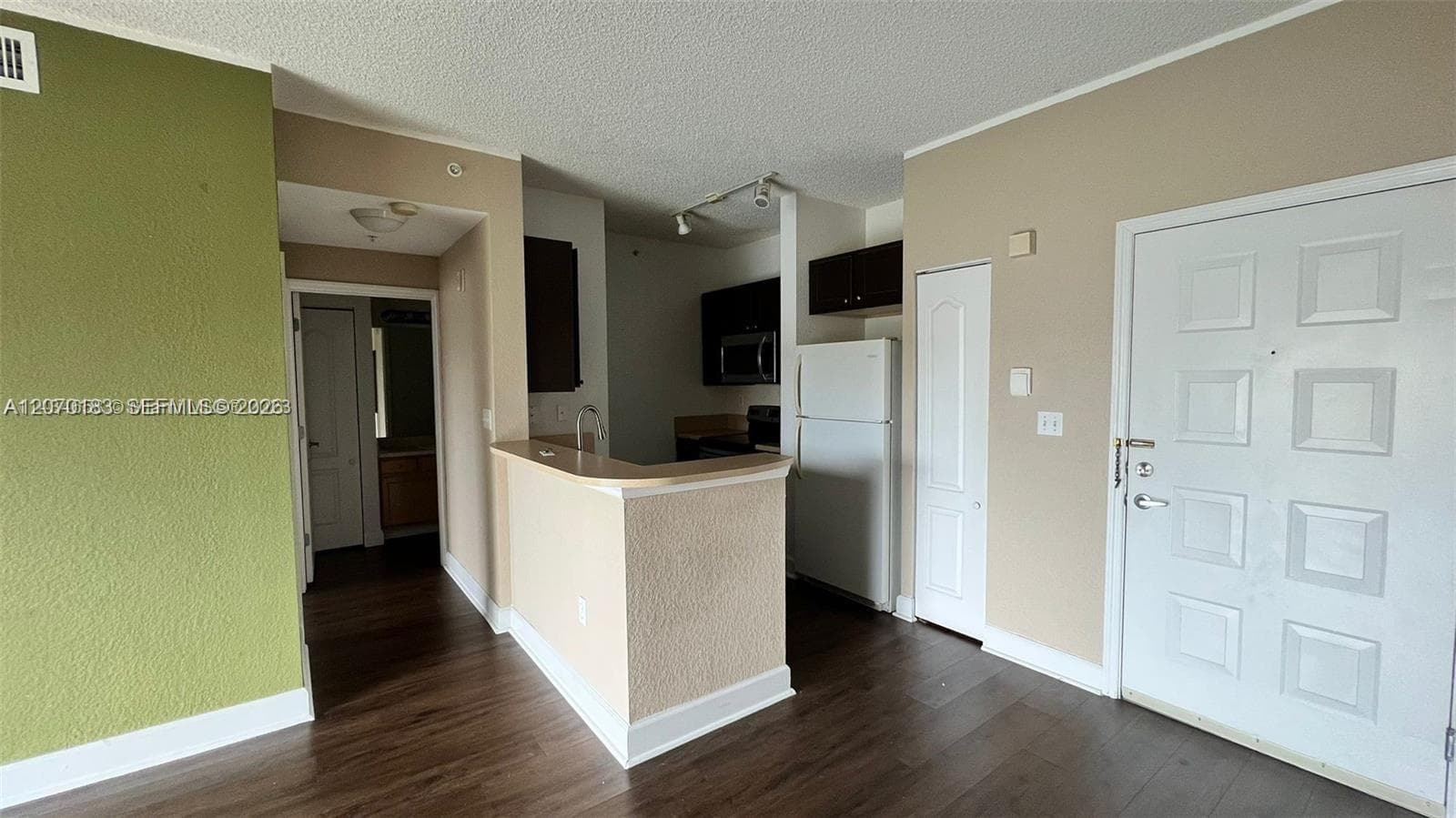6001 SW 70th St # 625, South Miami, FL 33143 photo 4