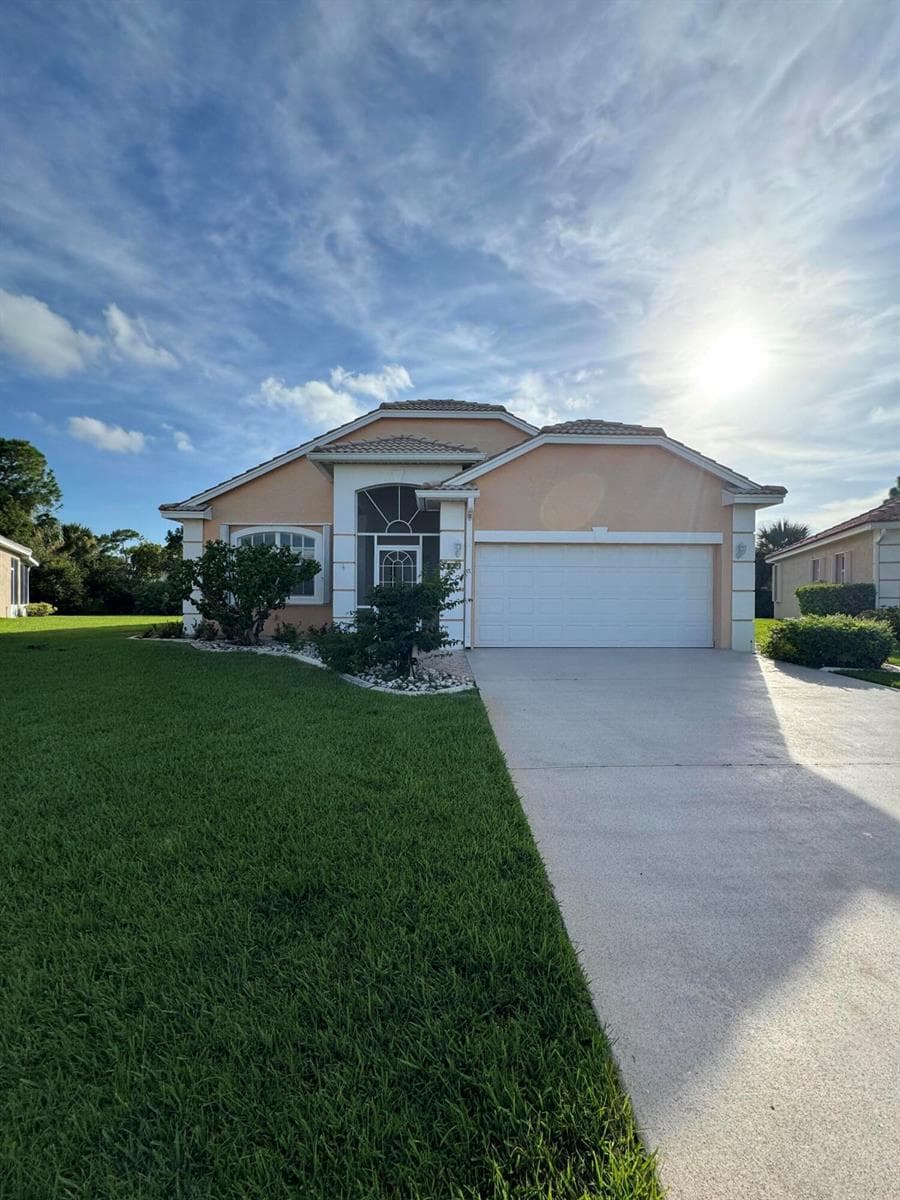 822 NW SORRENTO Lane, Port St. Lucie, FL 34986 photo 3