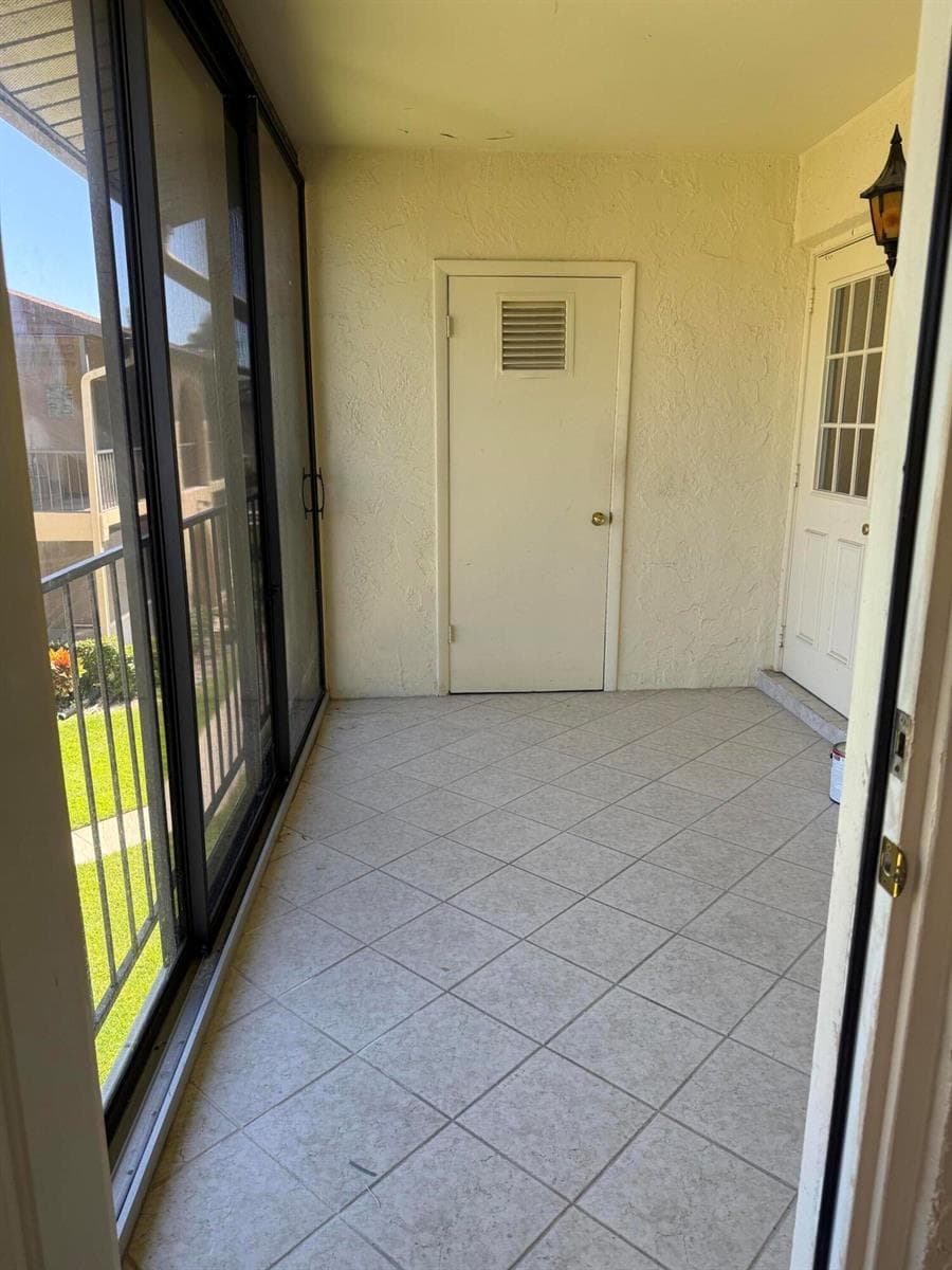211 PINE HOV Circle # A-2, FL 33463 photo 2