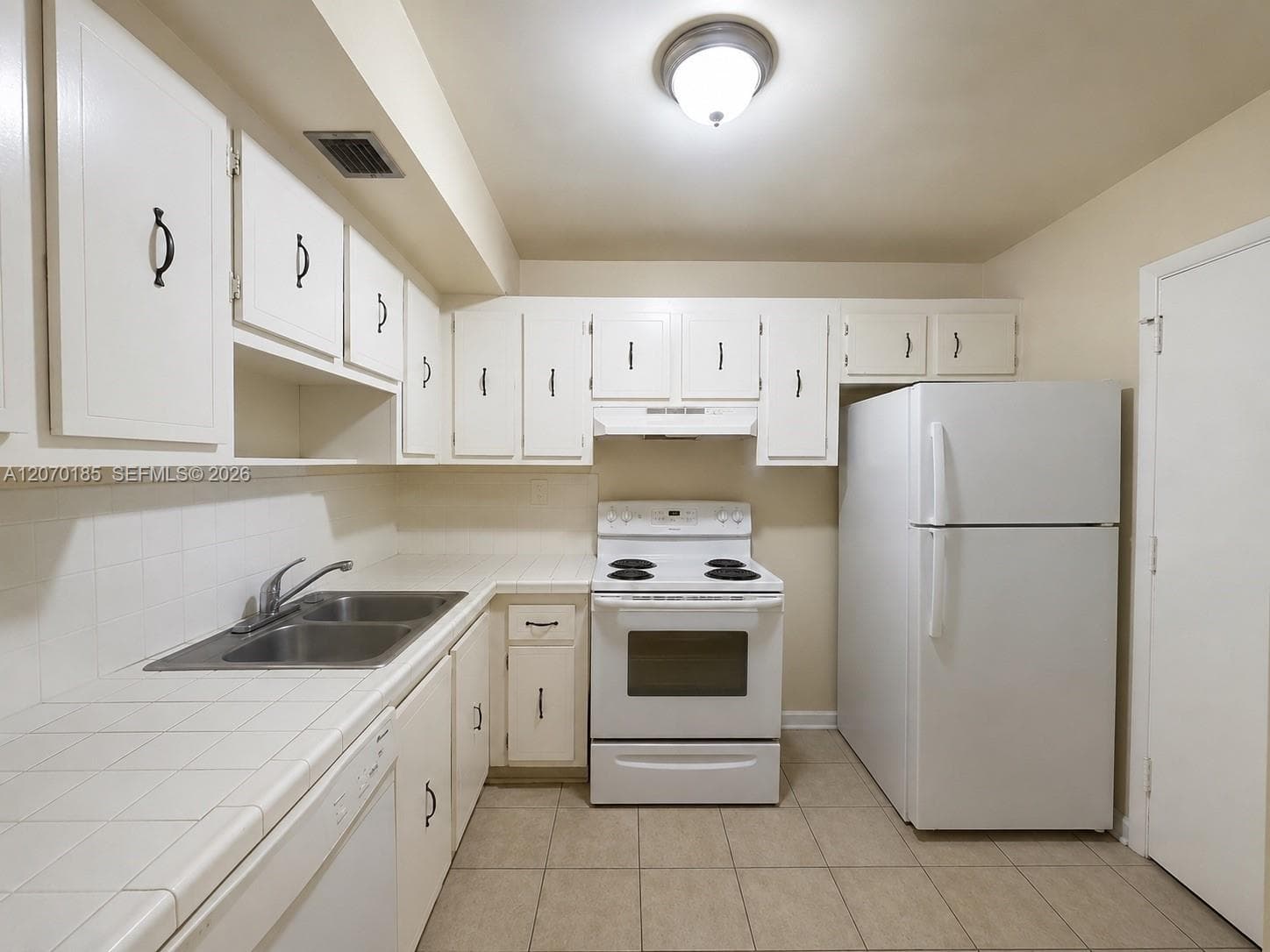3700 NW 21st St # 206, Lauderdale Lakes, FL 33311 photo 2