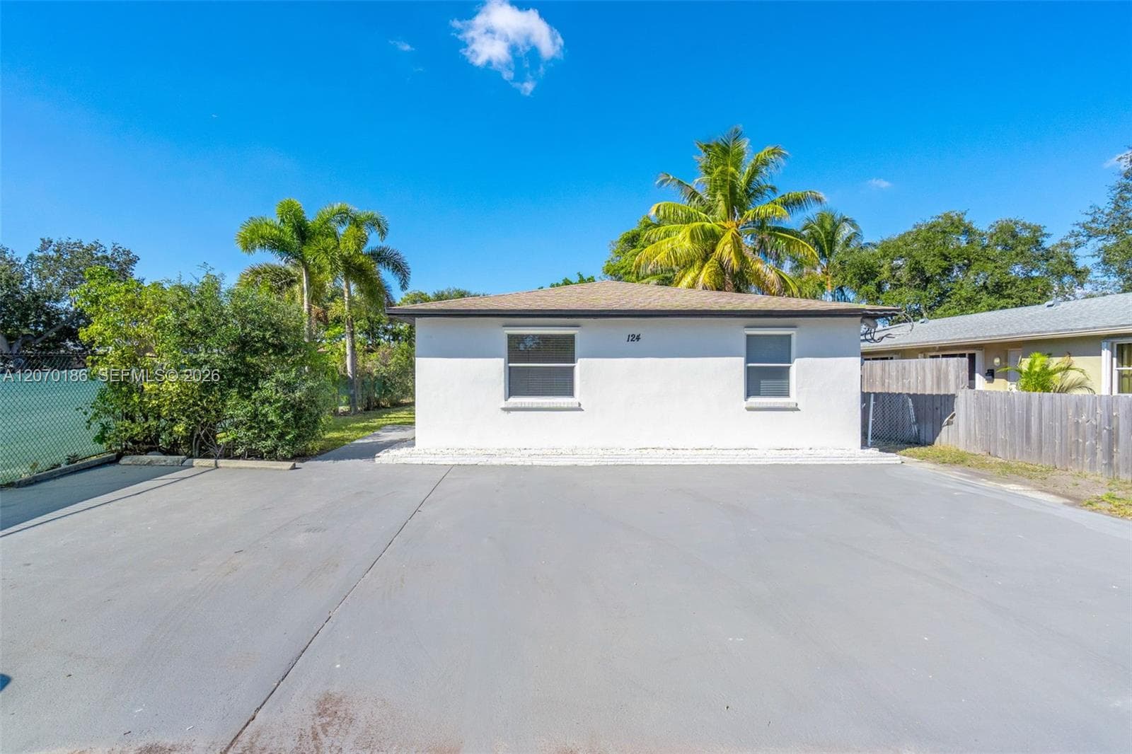 124 SE 2nd Ter # 1-2, Hallandale Beach, FL 33009 photo 3