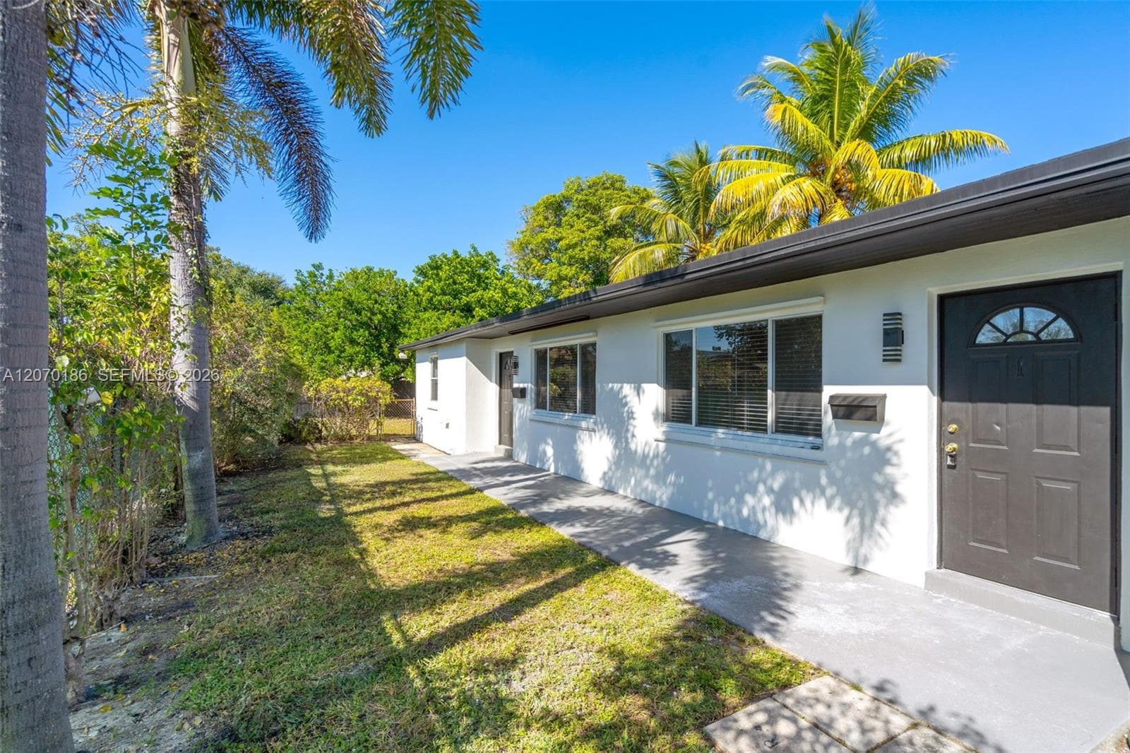 124 SE 2nd Ter # 1-2, Hallandale Beach, FL 33009