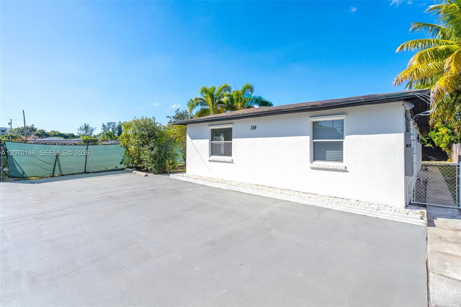 124 SE 2nd Ter # 1-2, Hallandale Beach, FL 33009 photo 4