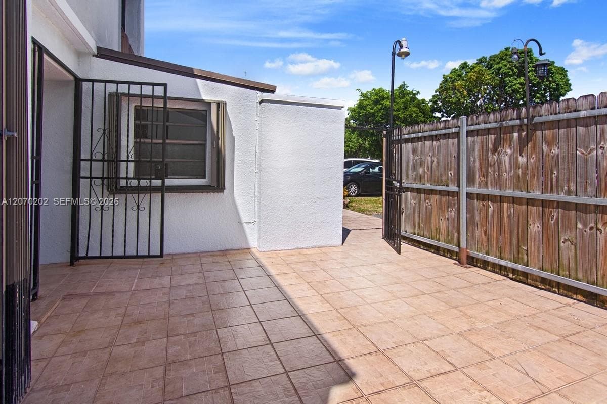 2524 SW 122nd Ct, Miami, FL 33175 photo 5