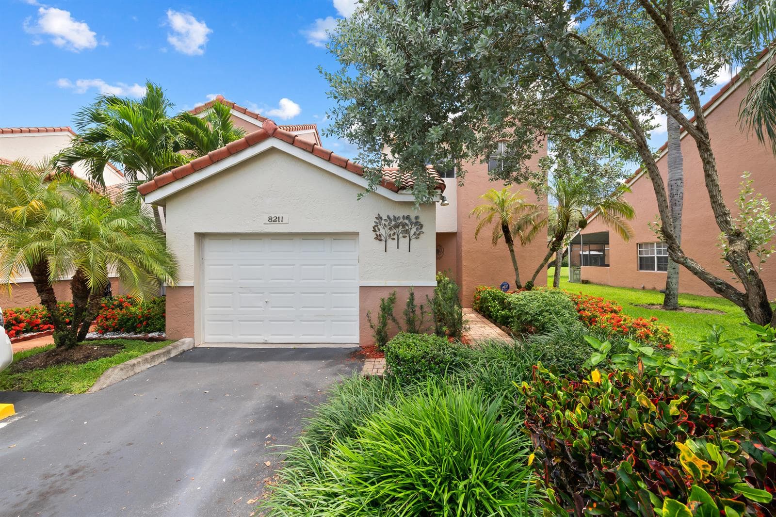 8211 NW 70th Street, Tamarac, FL 33321 photo 2