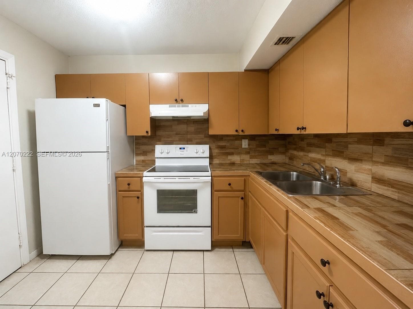 3600 NW 21st St # 313, Lauderdale Lakes, FL 33311 photo 2
