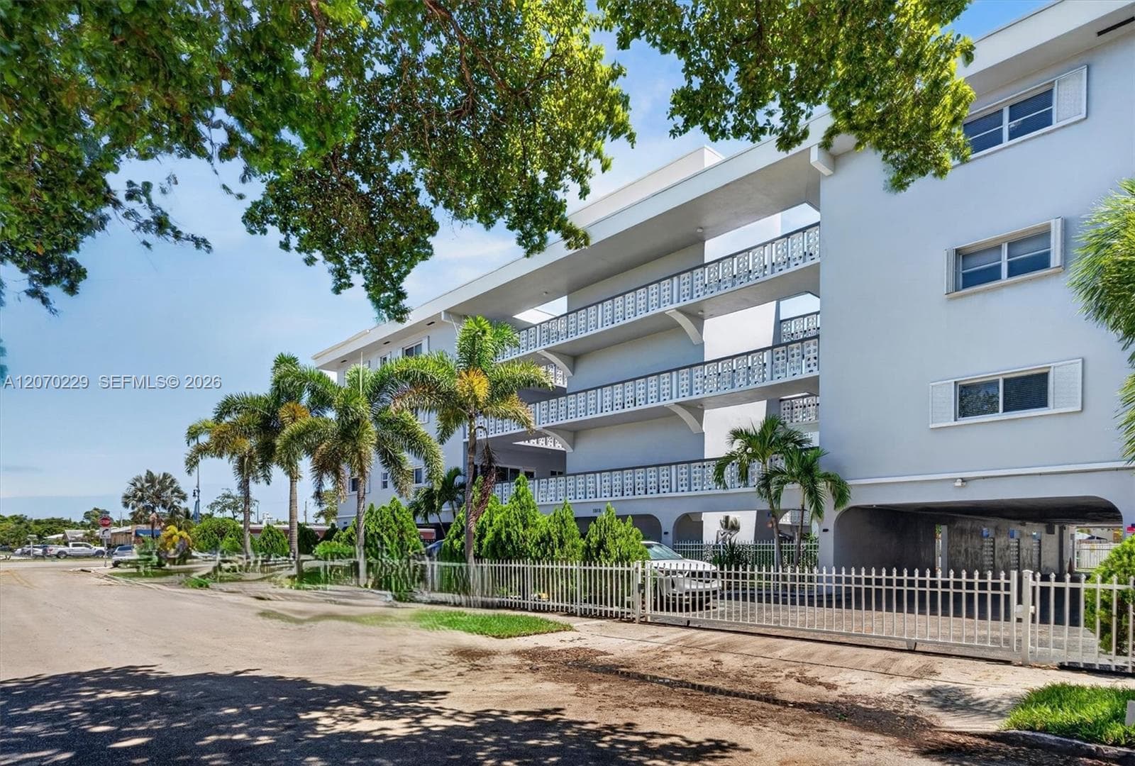 1818 Rodman St # 3B, Hollywood, FL 33020 photo 4