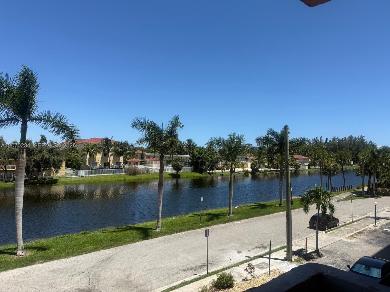 2075 NE 164th St # 302, North Miami Beach, FL 33162