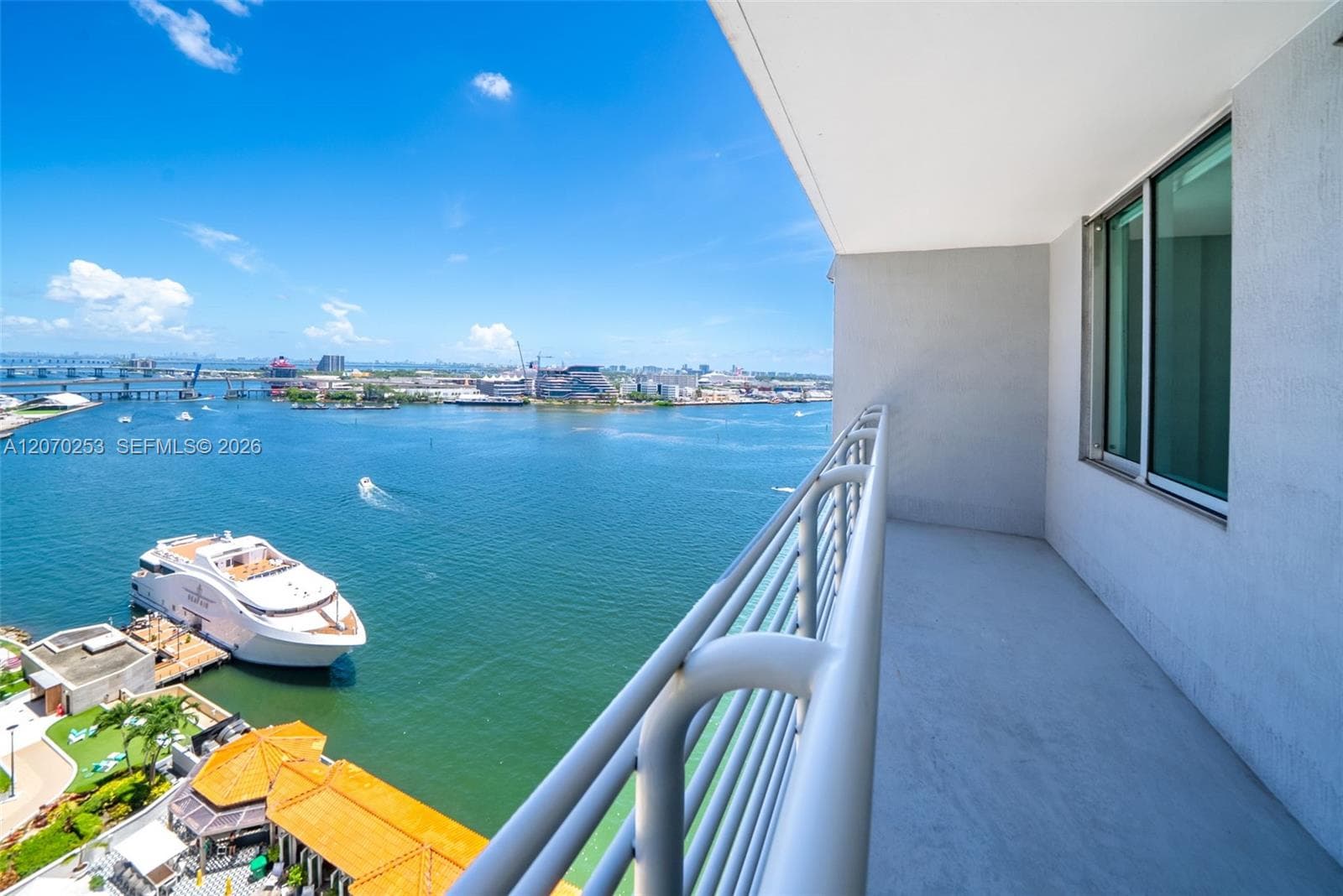 335 S Biscayne Blvd # 1910, Miami, FL 33131 photo 3