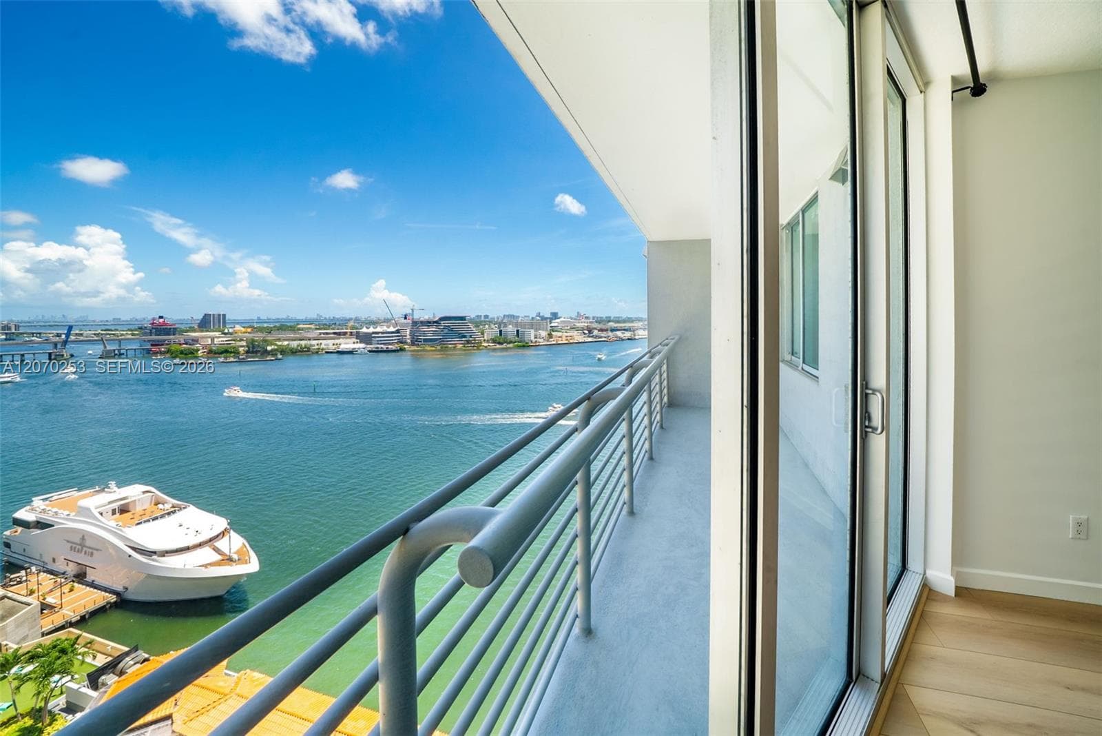 335 S Biscayne Blvd # 1910, Miami, FL 33131