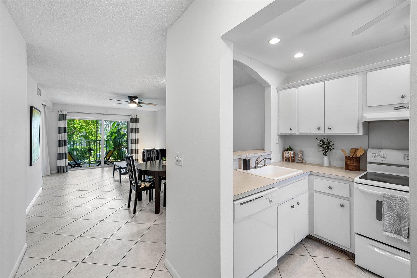 207 Tropic Isle Drive # 208, Delray Beach, FL 33483 photo 3