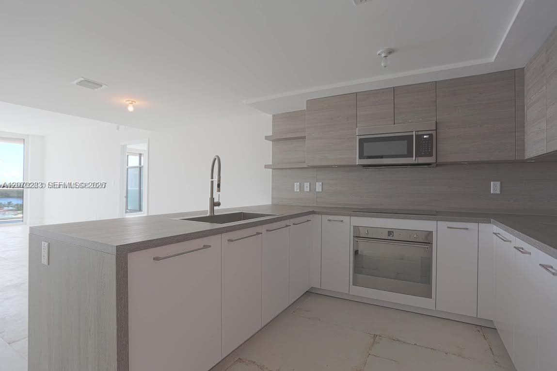 400 Sunny Isles Blvd # 806, Sunny Isles Beach, FL 33160 photo 3