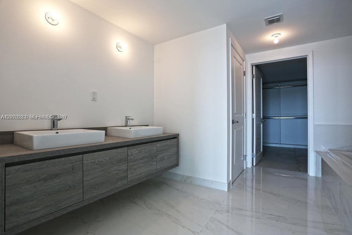 400 Sunny Isles Blvd # 806, Sunny Isles Beach, FL 33160 photo 5