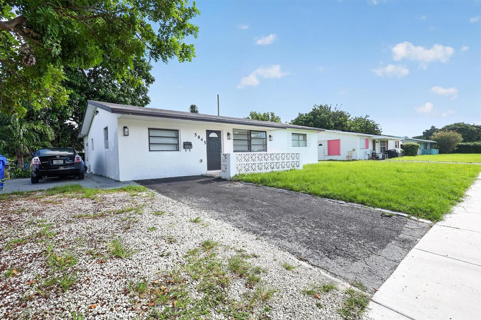 5845 ARTHUR Street, Hollywood, FL 33021 photo 2