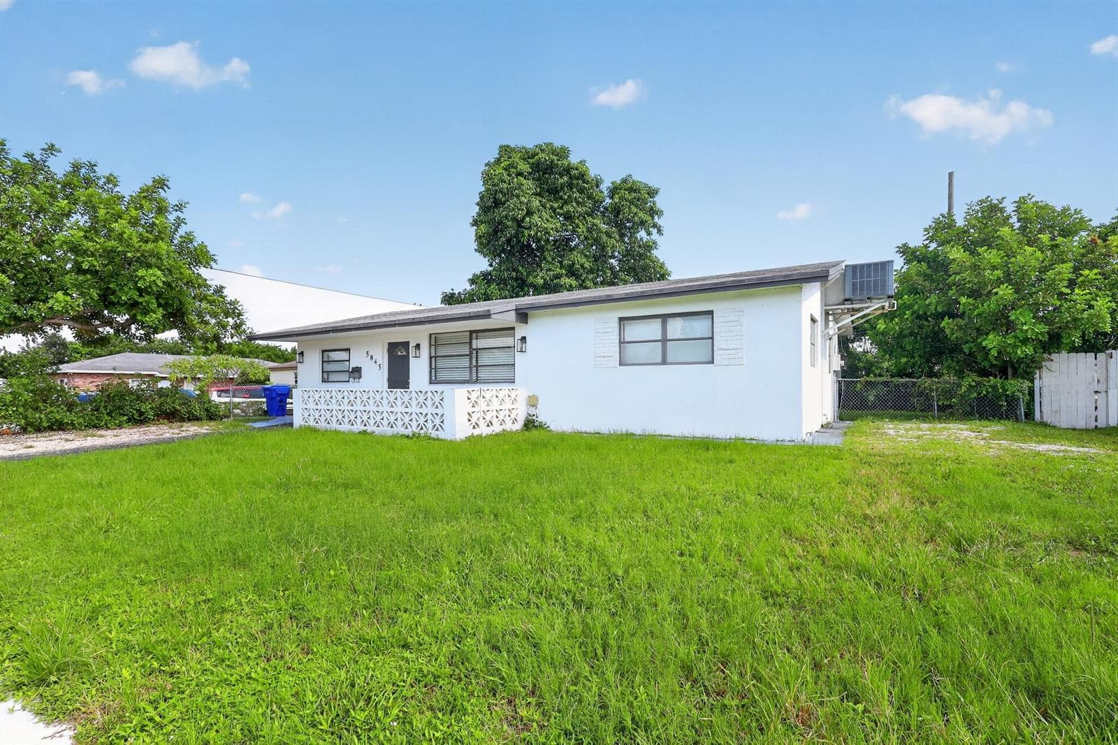 5845 ARTHUR Street, Hollywood, FL 33021 photo 5