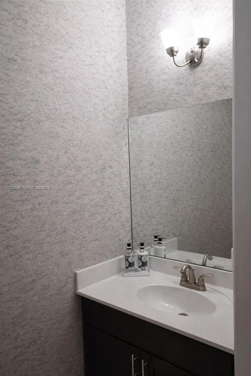 426 NE 194th Ter, Miami, FL 33179 photo 5