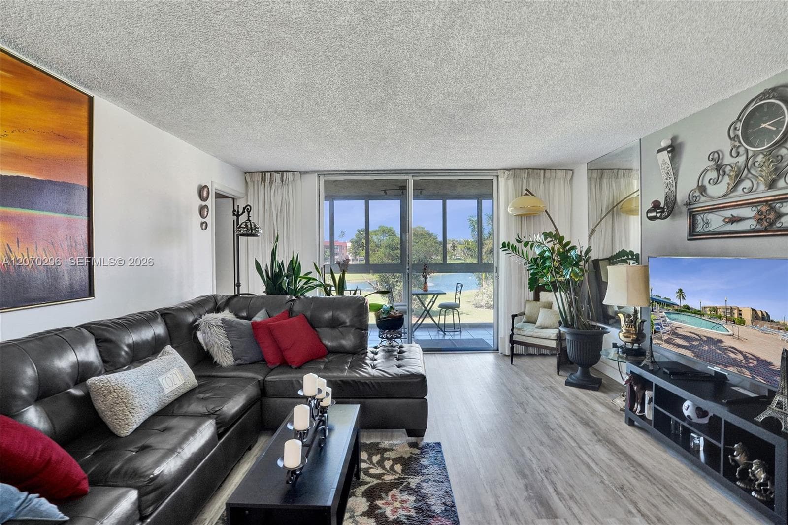 9461 Sunrise Lakes Blvd # 208, Sunrise, FL 33322