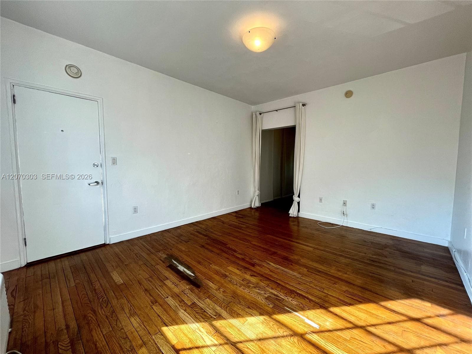 741 15th St # 12, Miami Beach, FL 33139 photo 2