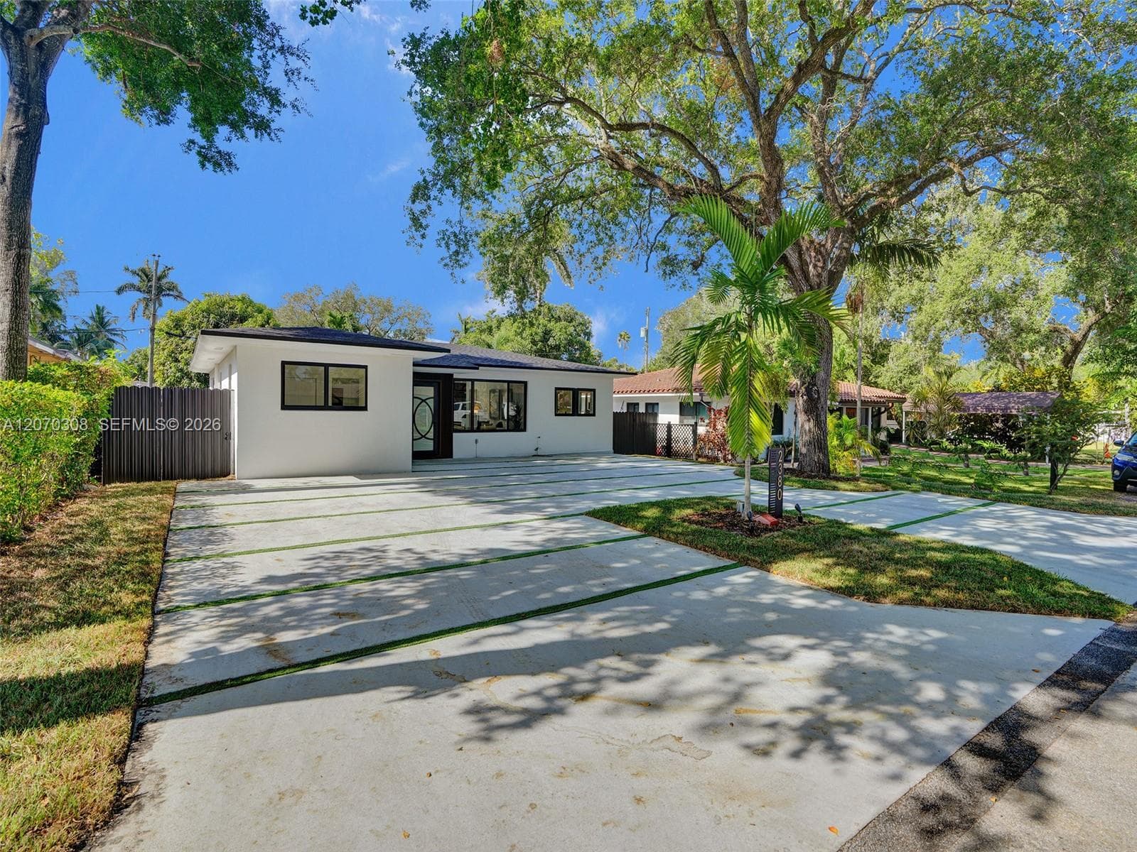 2380 NE 184th Ter, North Miami Beach, FL 33160 photo 4