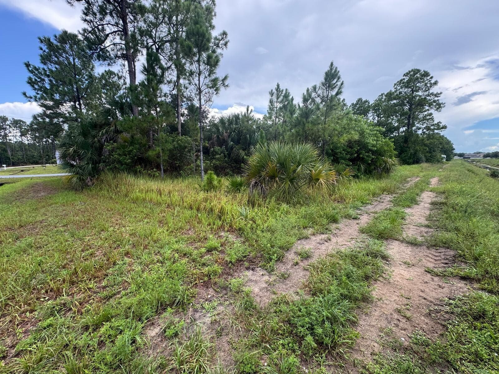 527 PAIGO Street SE, Palm Bay, FL 32909 photo 2